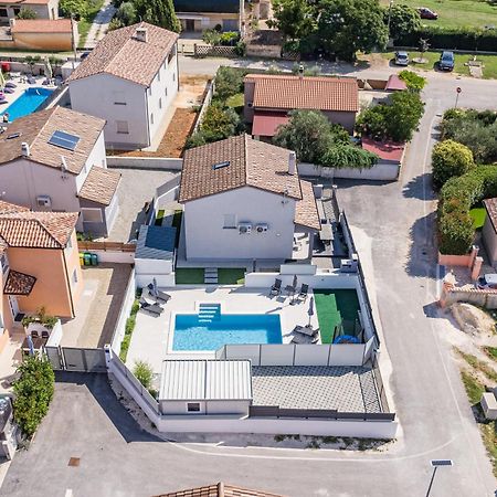 Casa Tara Three-Bedroom Holiday Home Pula Ngoại thất bức ảnh
