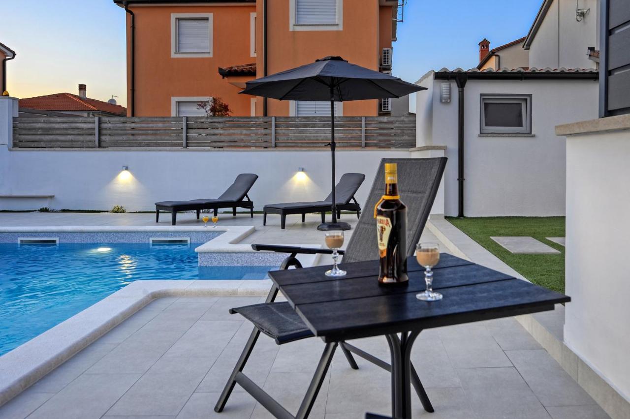 Casa Tara Three-Bedroom Holiday Home Pula Ngoại thất bức ảnh