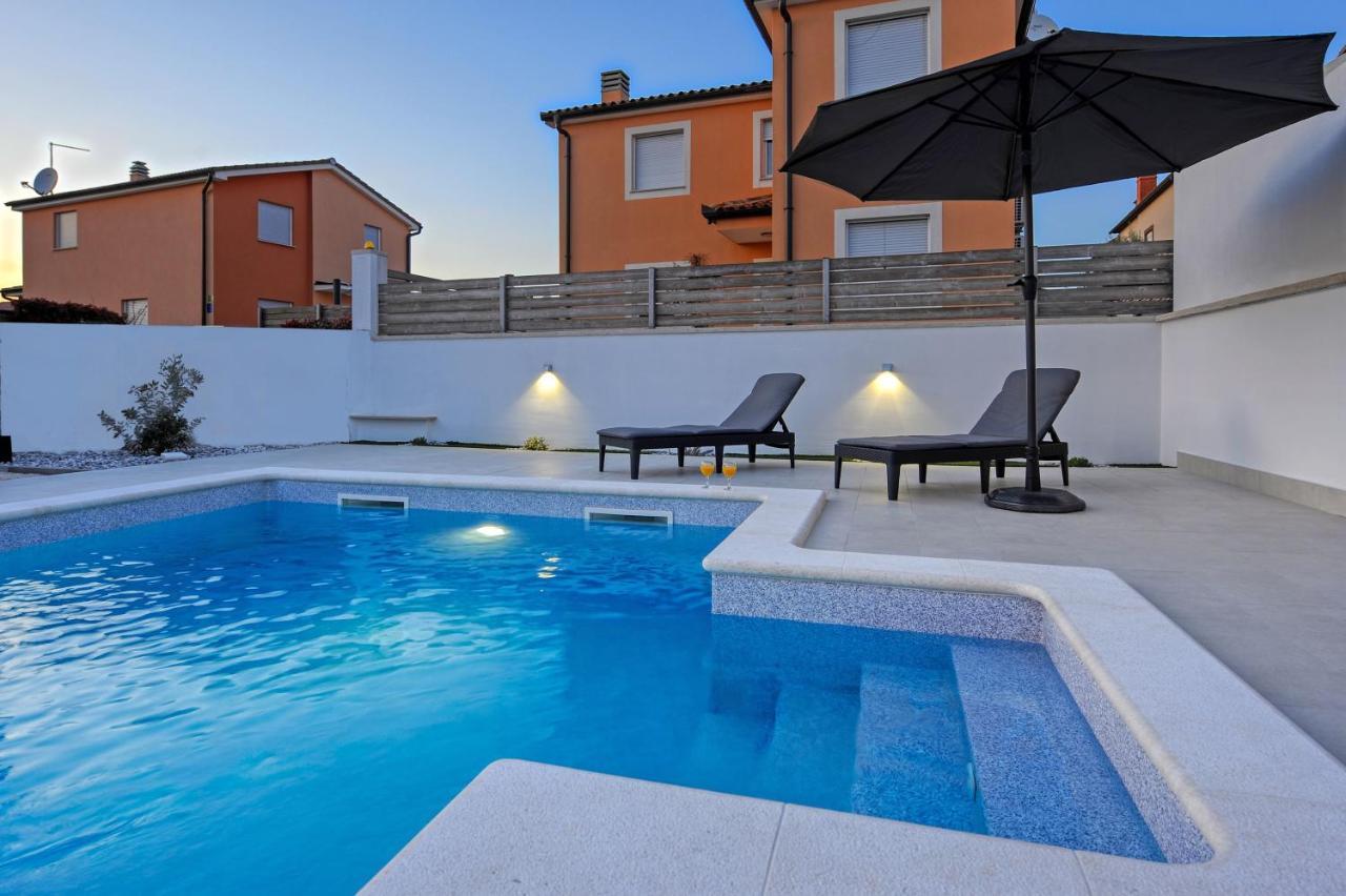 Casa Tara Three-Bedroom Holiday Home Pula Ngoại thất bức ảnh