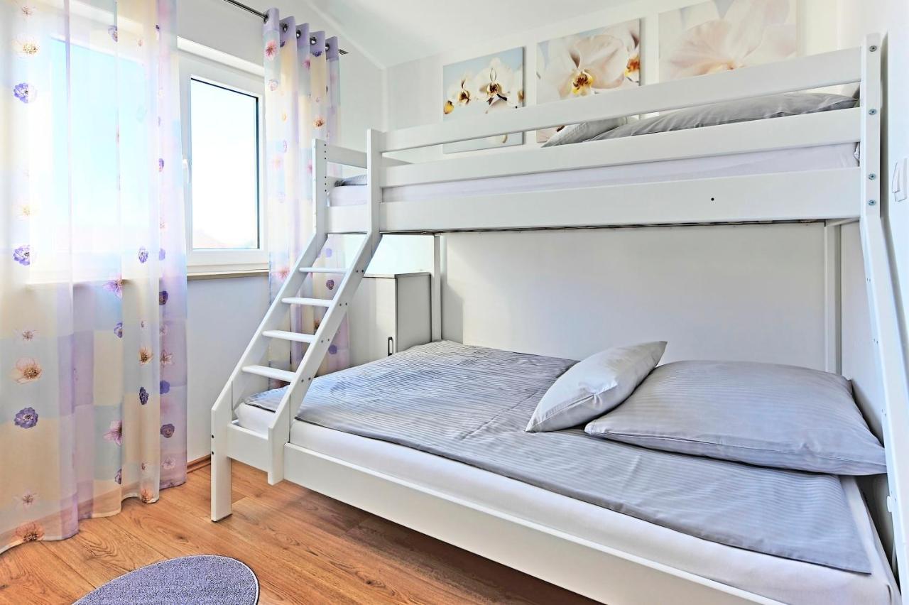 Casa Tara Three-Bedroom Holiday Home Pula Ngoại thất bức ảnh