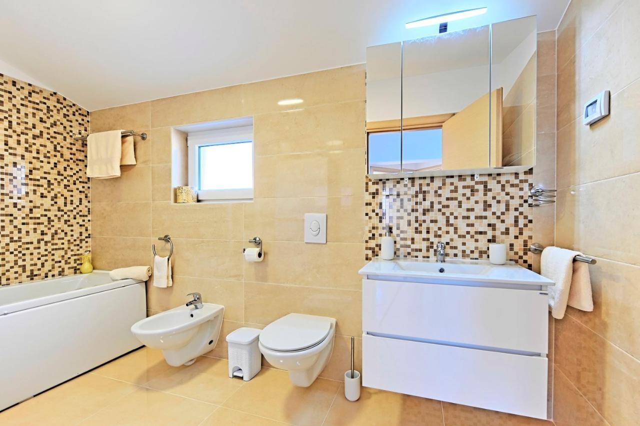 Casa Tara Three-Bedroom Holiday Home Pula Ngoại thất bức ảnh