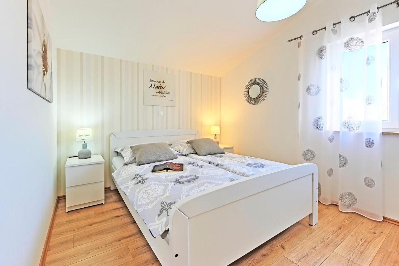 Casa Tara Three-Bedroom Holiday Home Pula Ngoại thất bức ảnh