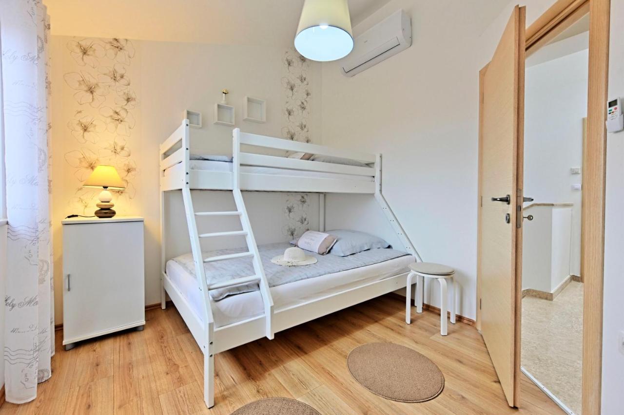 Casa Tara Three-Bedroom Holiday Home Pula Ngoại thất bức ảnh